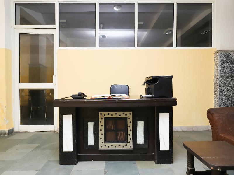 Oyo 28126 Charanpahari Hotel Yeni Delhi Dış mekan fotoğraf