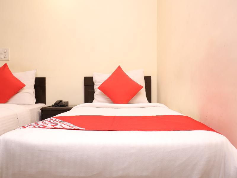 Oyo 28126 Charanpahari Hotel Yeni Delhi Dış mekan fotoğraf