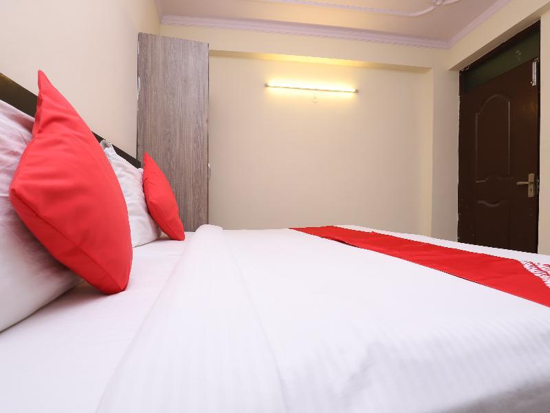 Oyo 28126 Charanpahari Hotel Yeni Delhi Dış mekan fotoğraf