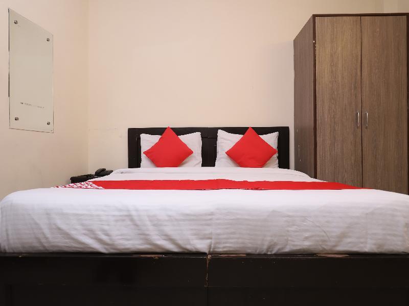 Oyo 28126 Charanpahari Hotel Yeni Delhi Dış mekan fotoğraf